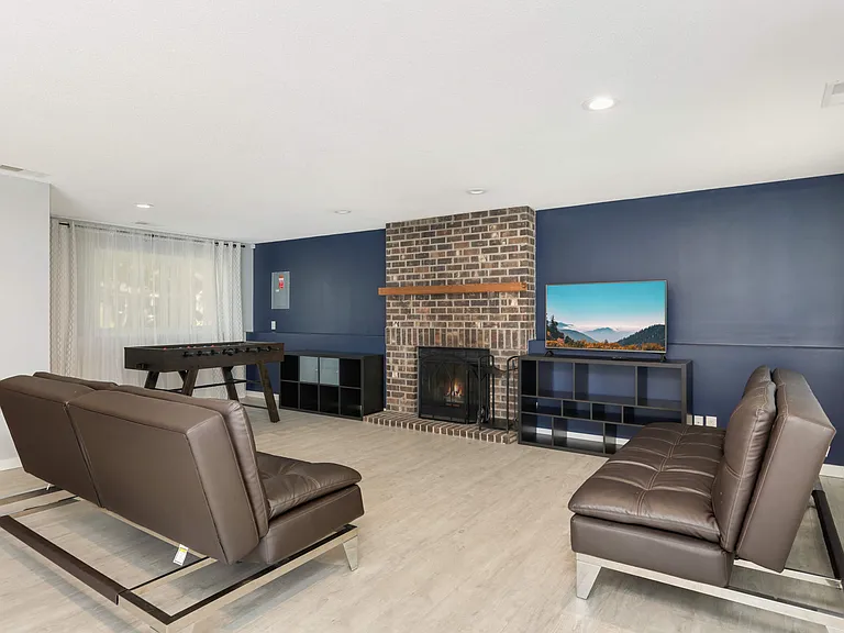 9523 Parkside Trl N — Photo 19