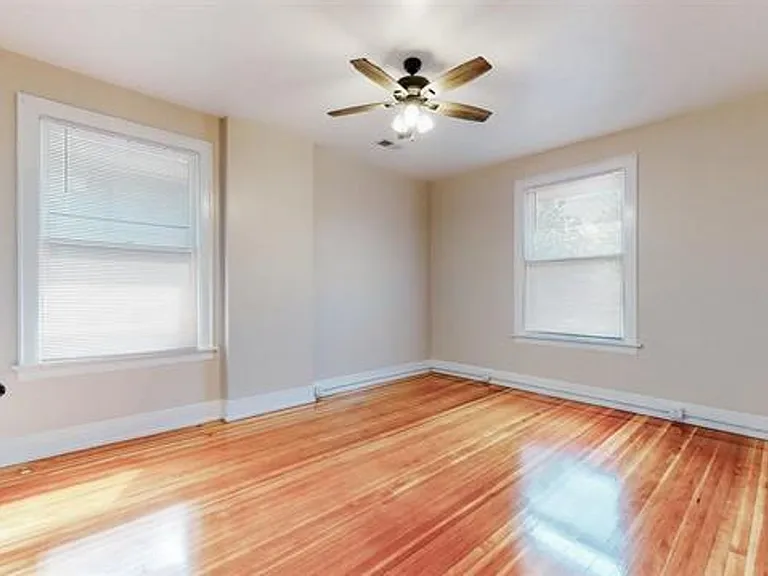1507 Jefferson St — Photo 6