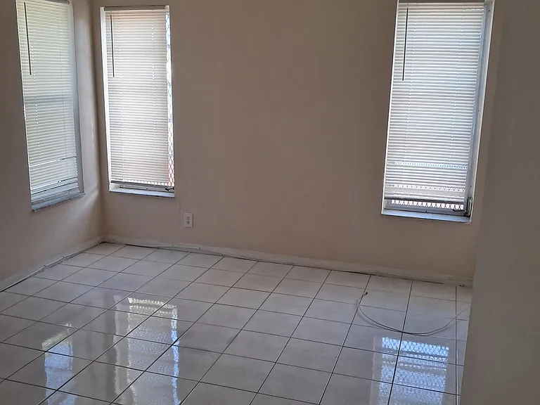 1915 Rodman St #1 — Photo 11