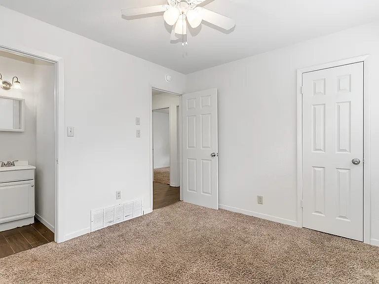 4716 Fawn Dr — Photo 6