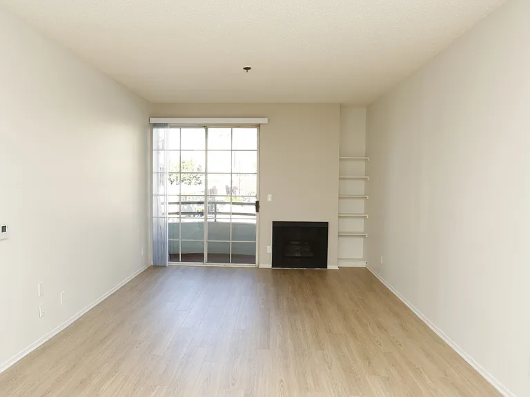 Lakeview — Photo 8