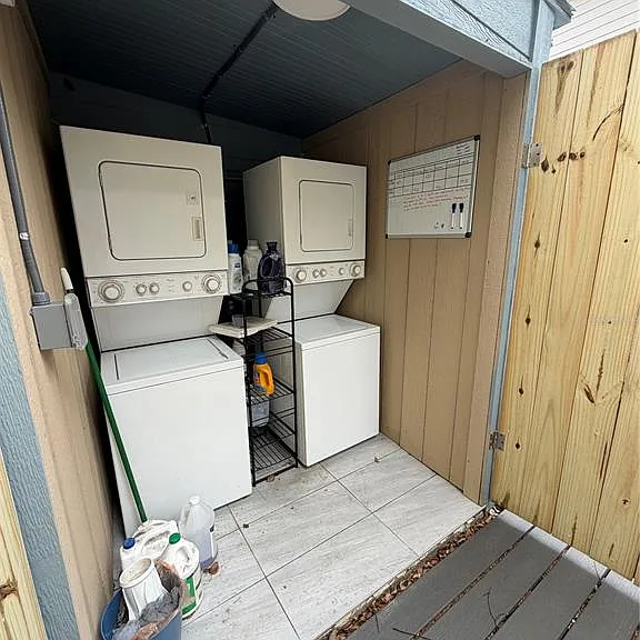 1423 Asher Ln #A — Photo 30