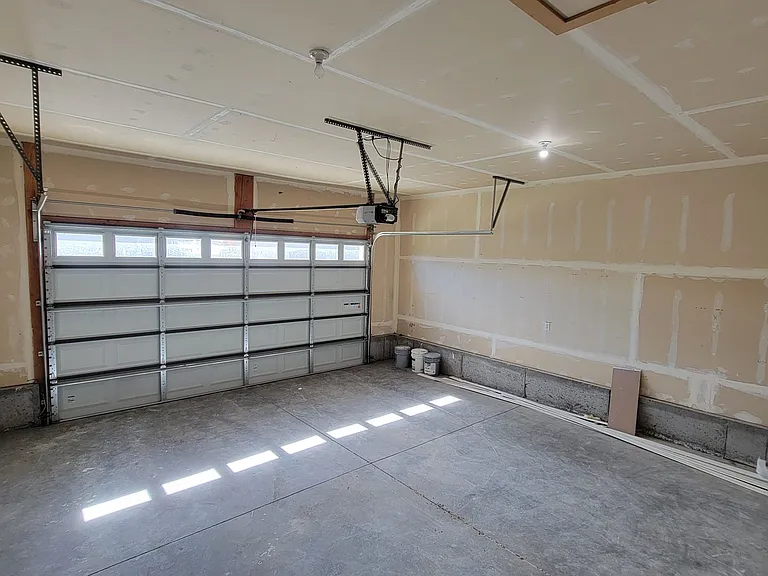 1652 W Brooke St — Photo 27