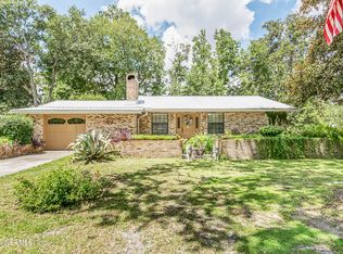 8354 Pine Ave, Macclenny, FL 32063