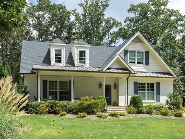 4810 Starmount Dr, Greensboro, NC 27410