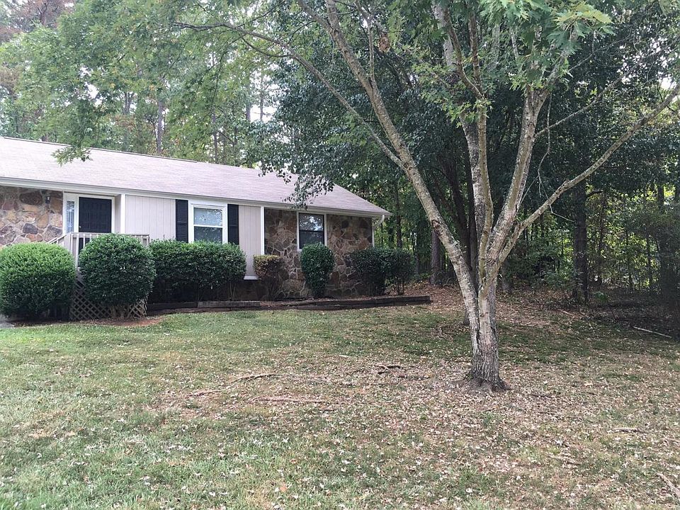 2nd image of 2618 Pheasant Ln