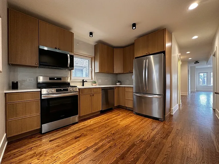 5346 W Montrose Ave #2 — Photo 2