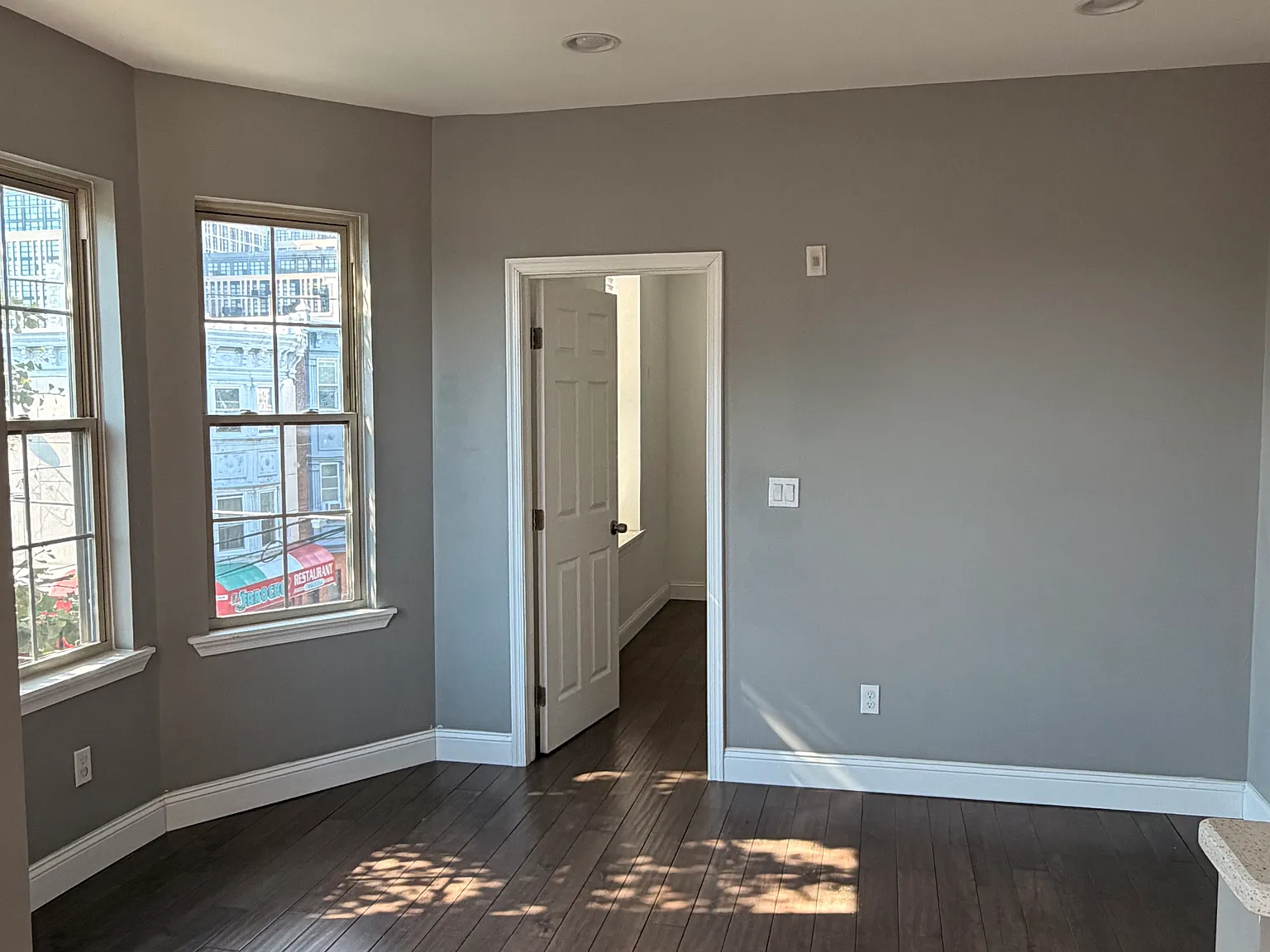 1 bed, 700 sqft, $1,400 — Photo 3