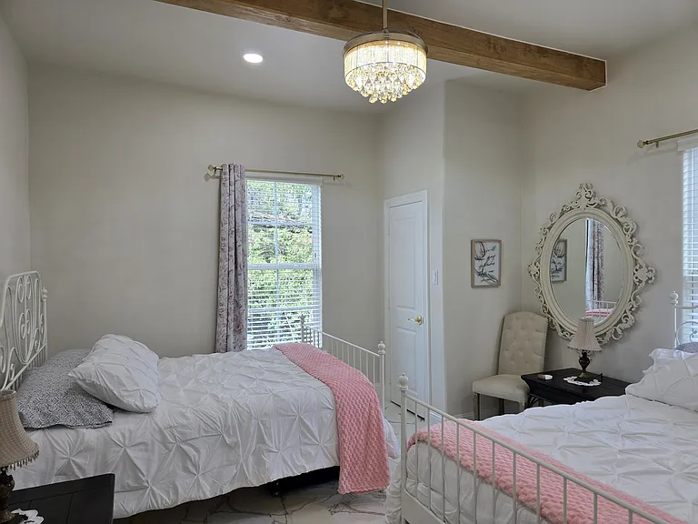 401 E Chestnut St — Photo 11