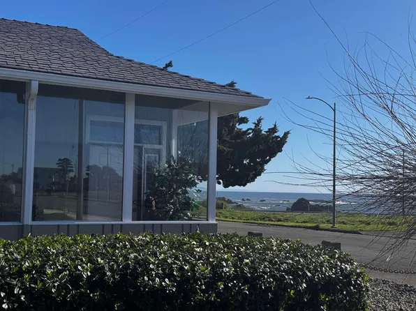 288 W 7th St, Crescent City, CA 95531