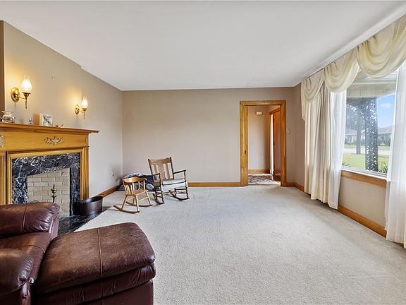 4th image of 1601 Calder St