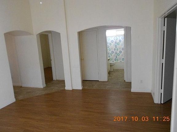 5th image of 11931 W Columbine Dr