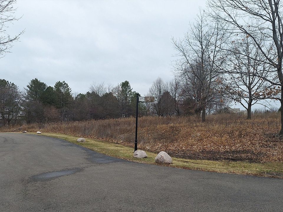 2nd image of 6622 Carriage Way