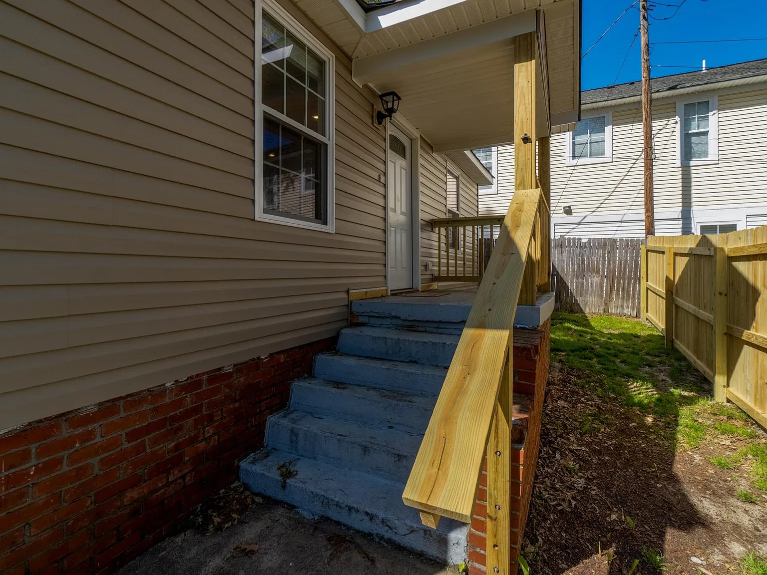 2 bed, 672 sqft, $1,950 — Photo 3