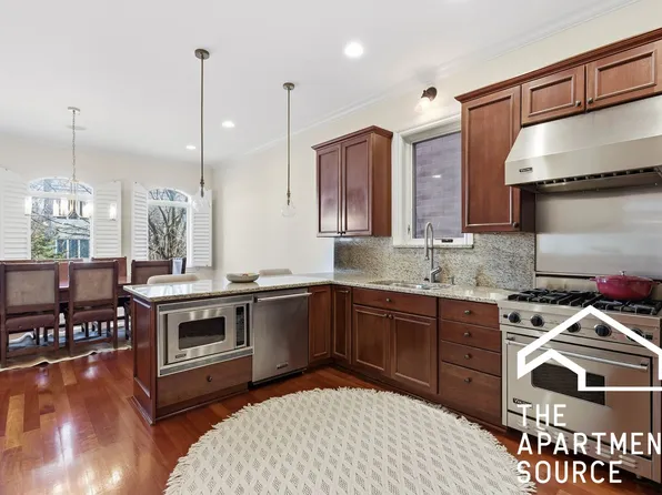 952 N Racine Ave #Townhouse, Chicago, IL 60642