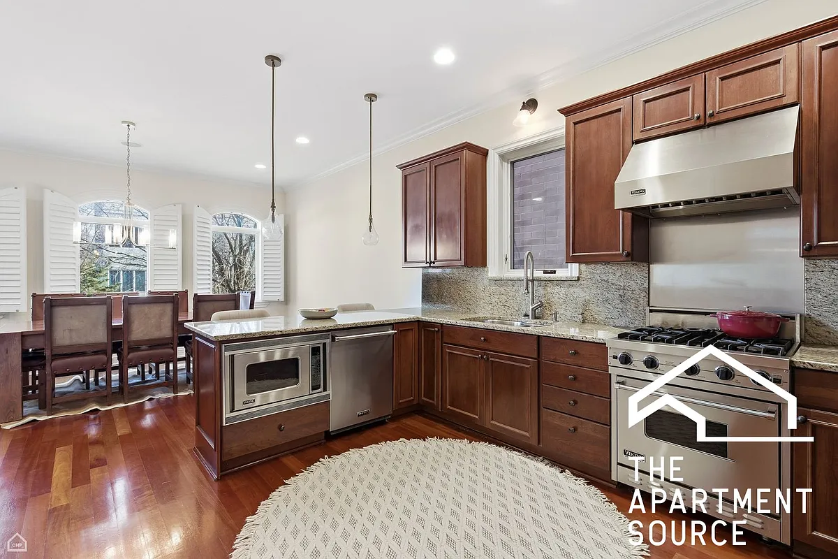 Building Photo - 952 N Racine Ave #1
