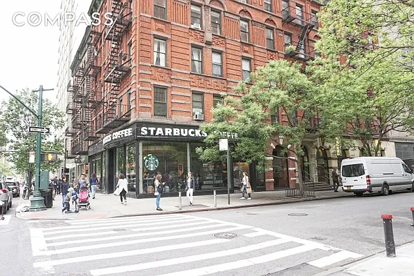 Rented by Compass | media 22