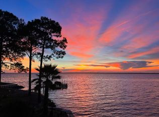 617 Calhoun Ave, Destin, FL 32541