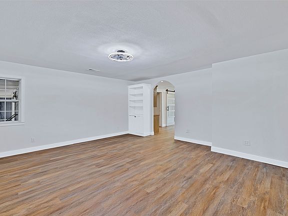 3rd image of 204 N 3rd St