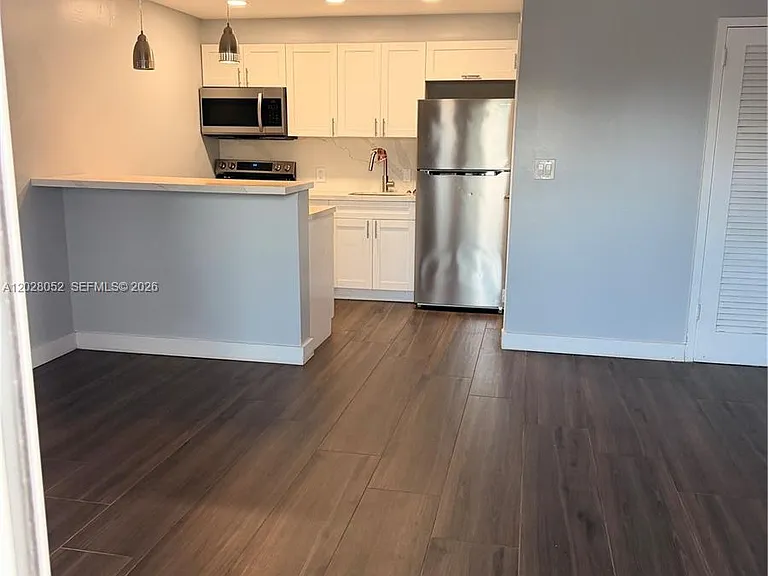 2200 E Hallandale Beach Blvd #303 — Photo 12