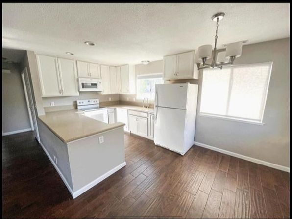 2660 Woodridge Ct APT 14