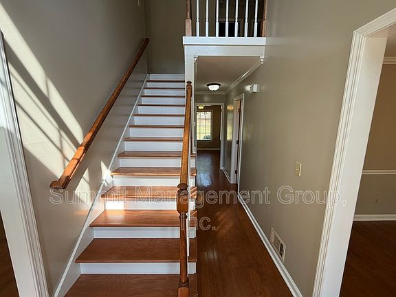 3rd image of 1611 Ellington Rd SE