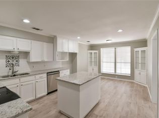 910 Noah St, Midlothian, TX 76065