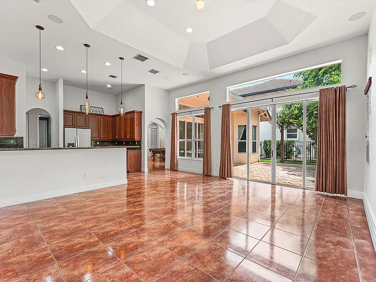 7140 Pinecreek Way — Photo 15