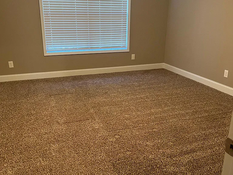 1616 Silver Spur Ln — Photo 20