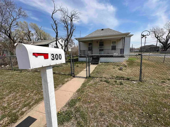 300 Fruit St, Great Bend, KS 67530