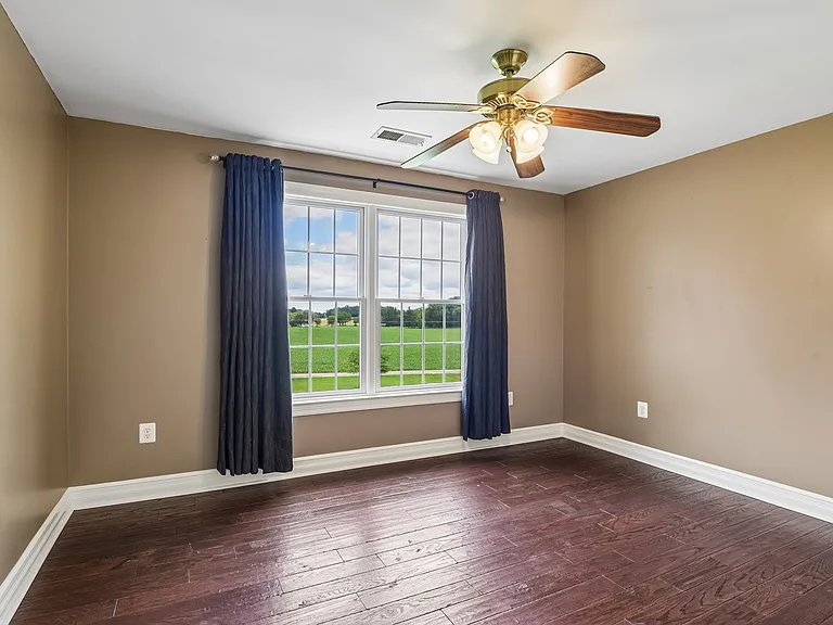 1097 Underwood Rd — Photo 40