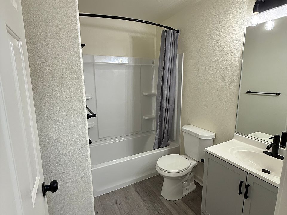1st image of 625 Sunny Ln #D