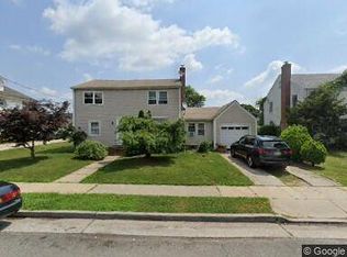 128 Courtenay Rd, Hempstead, NY 11550