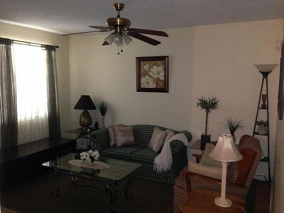 4th image of 808 Newport Dr