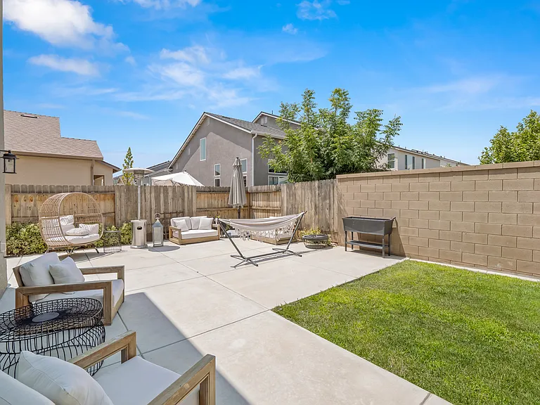 Celeste Ave — Photo 44