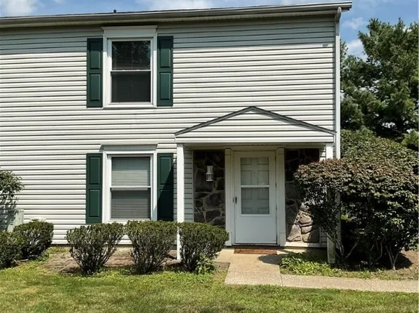 255 Ivy Hill Ln #B-44, Medina, OH 44256