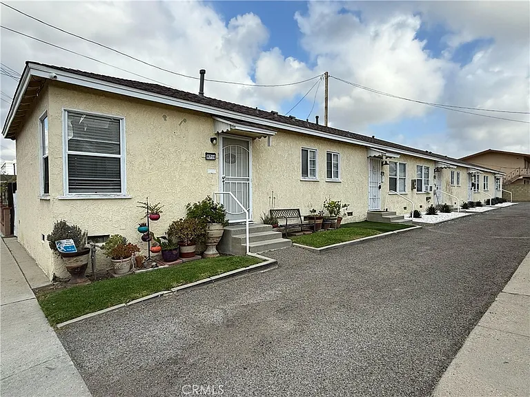 9719 Belmont St — Photo 1