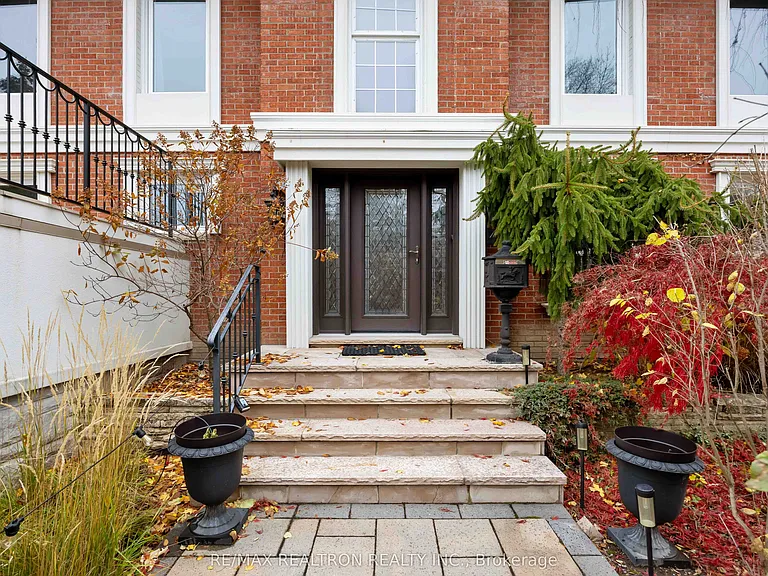 12 Donwoods Dr — Photo 3