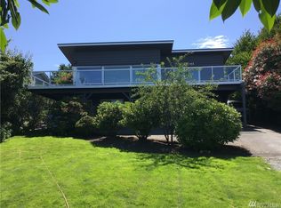 1415 Country Club Dr, Camano Island, WA 98282