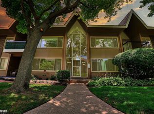 2015 Klingensmith Rd UNIT 77/BUILDING 7, Bloomfield Hills, MI 48302