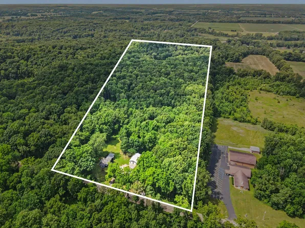 15068 Millard Rd, Three Rivers, MI 49093