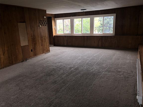 3rd image of 826 N Townsend St #1