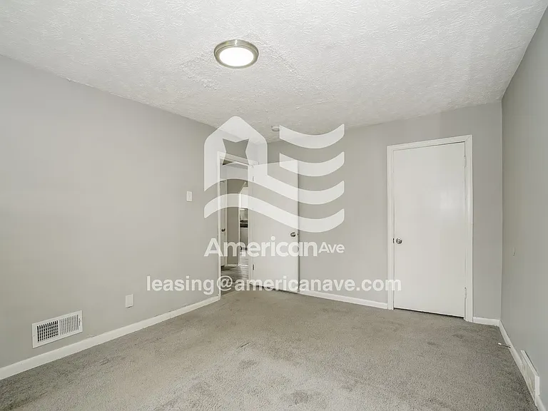1187907_007_main_bedroom_8.jpg