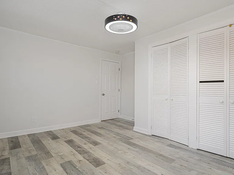 800 McDonald Ave — Photo 13