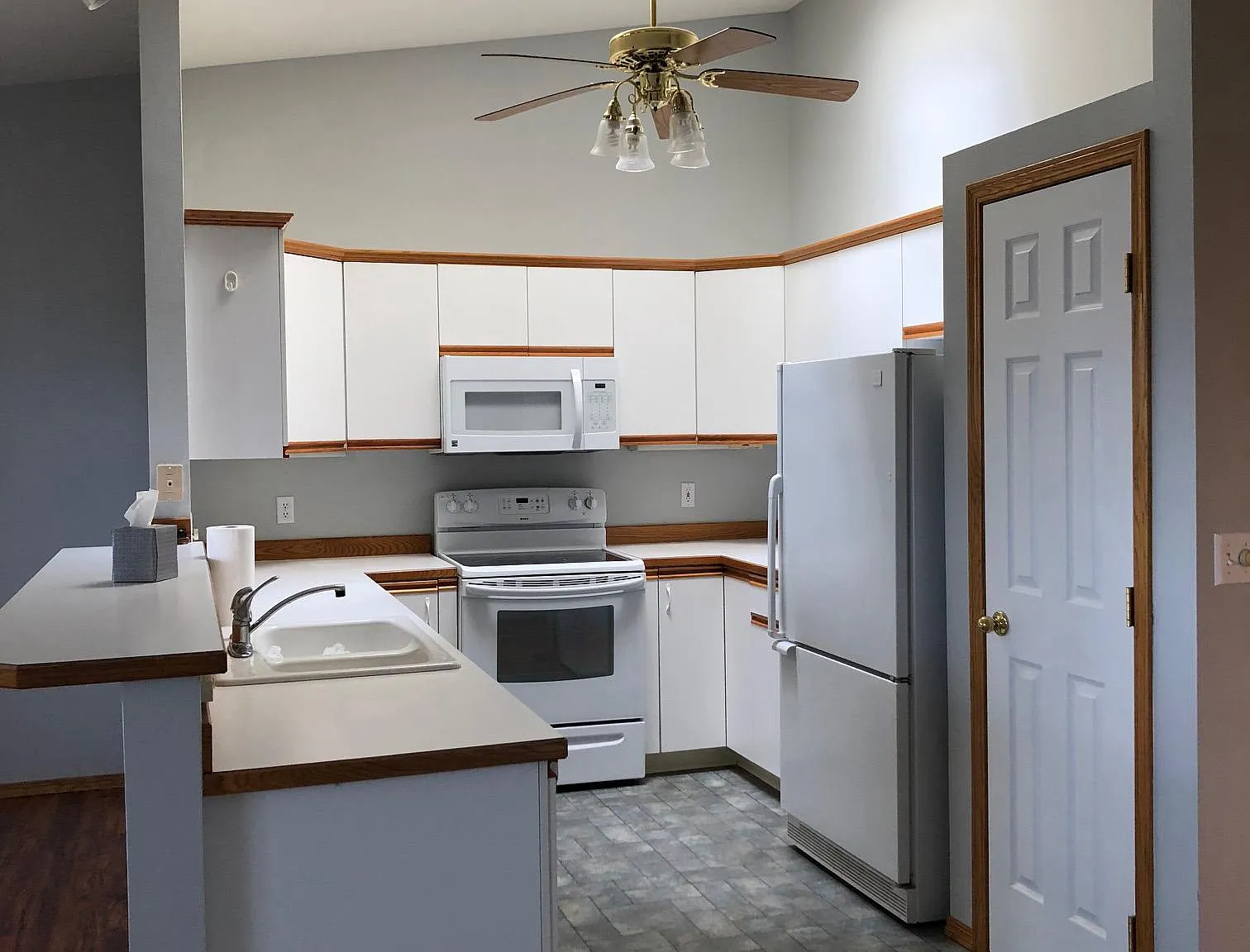 2312 Alpine Dr — Photo 3