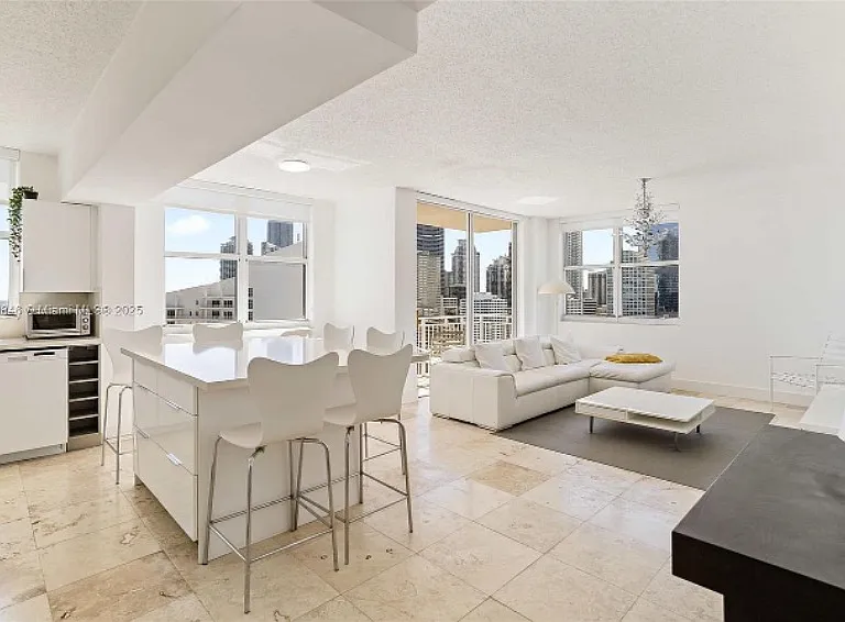 770 Claughton Island Dr #18 — Photo 2