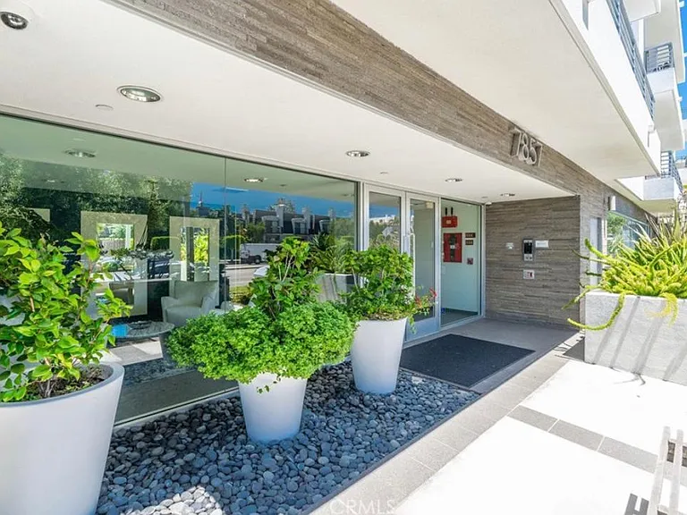 7857 W Manchester Ave #Penthouse 6 — Photo 8