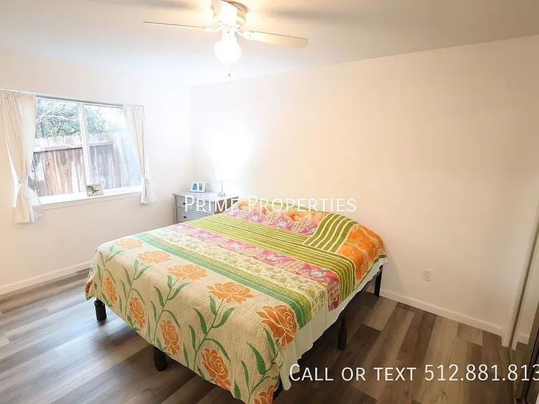 1015 E Yager Ln #92 — Photo 9