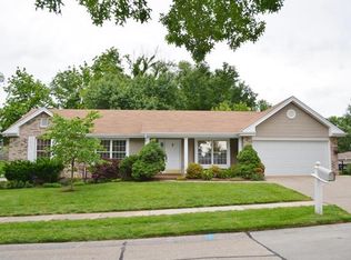 7501 Piney Pointe Dr, Saint Louis, MO