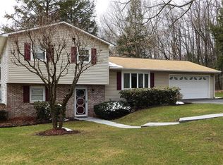 12827 Leslie Rd, Meadville, PA 16335